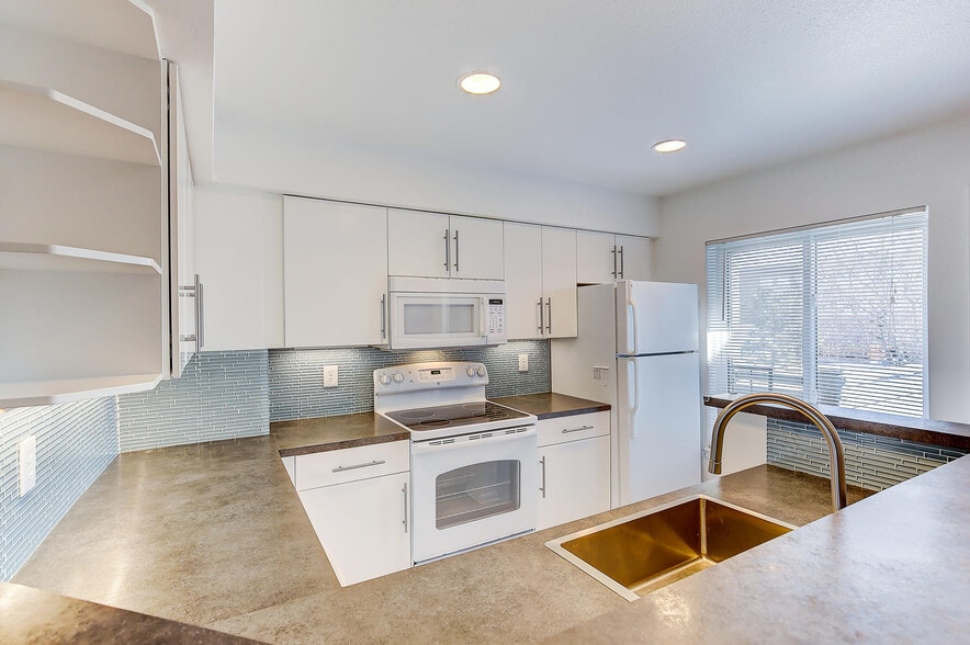 Building Photo - 2 Acoma St