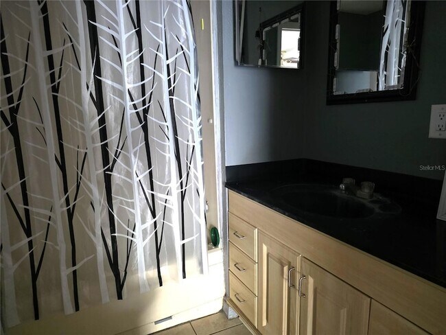 Building Photo - 6525 Tralee Ave