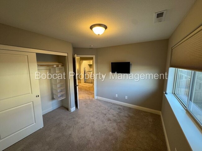 Building Photo - 1336 Saltern Dr