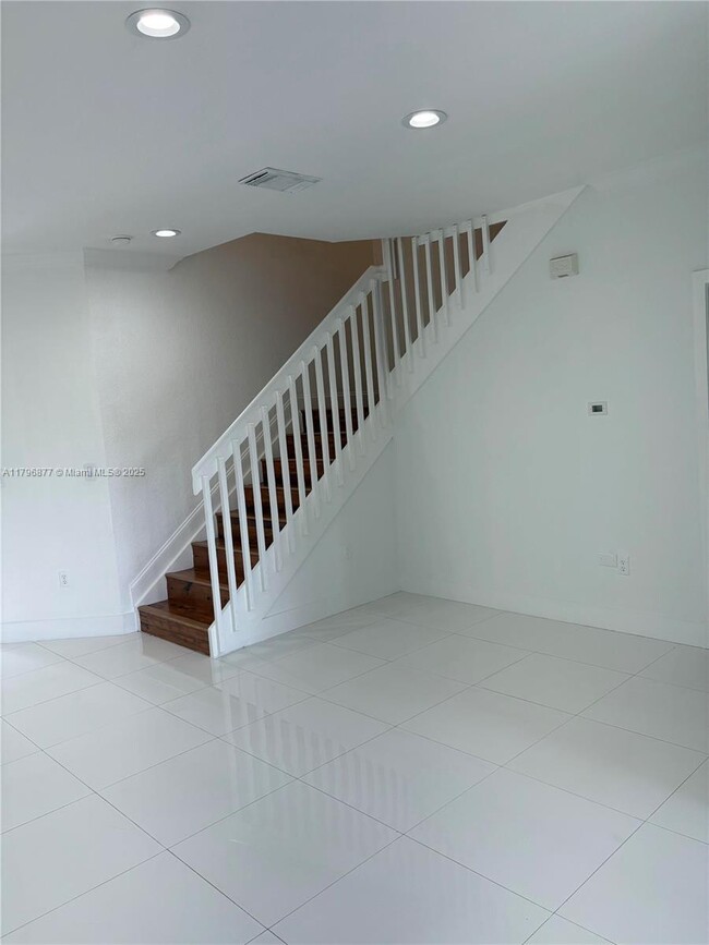Building Photo - 8301 NW 107th Ct