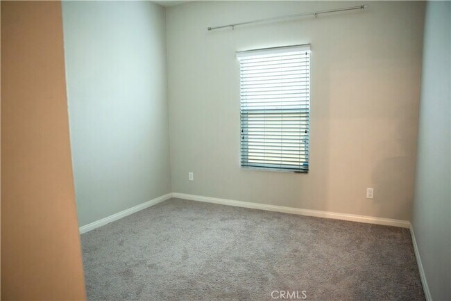 Building Photo - 26423 Rediron Ct