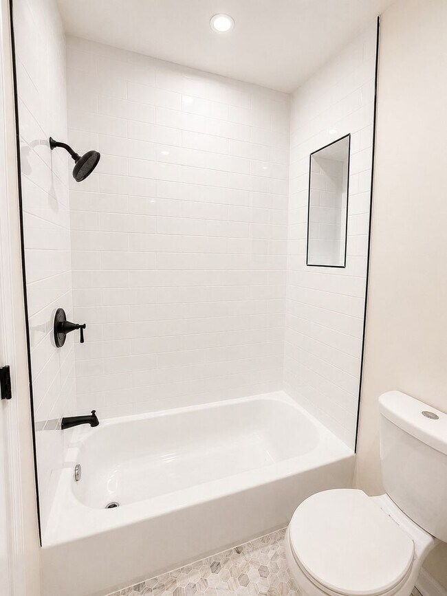 Building Photo - Renovated 3-Bedroom Home Available in Brewerytown