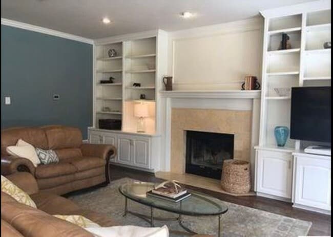 Building Photo - Mill Creek Executive Home Overlooking Golf Course at 17th Tee