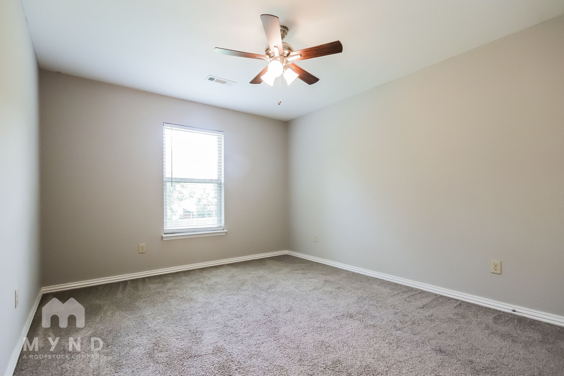 Building Photo - 313 W Thurman St