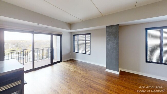 Building Photo - 111 N Ashley St