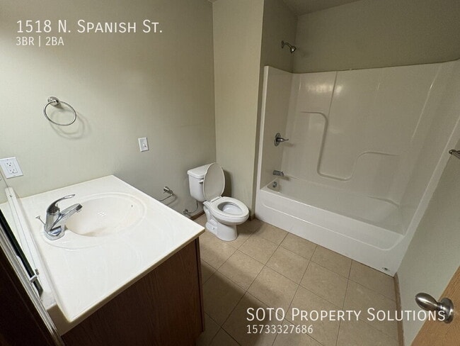 Building Photo - 1518 N Spanish St