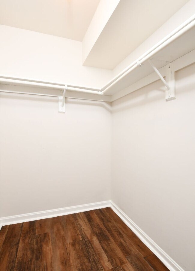 Building Photo - 102 Chesterfield Ln