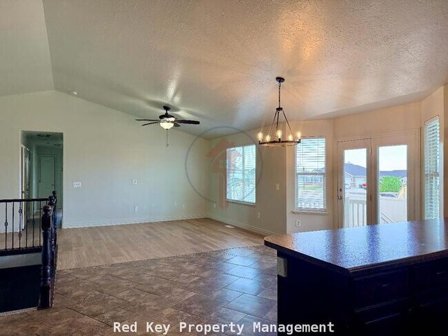 Building Photo - 234 W 2200 N