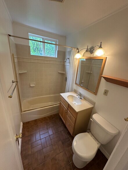 Building Photo - 920 Vine St