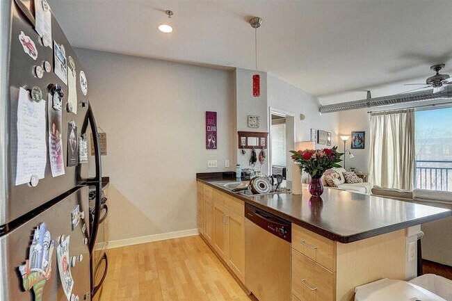 Building Photo - 2080 N Commerce St