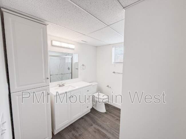 Building Photo - 1011 Claremont Dr