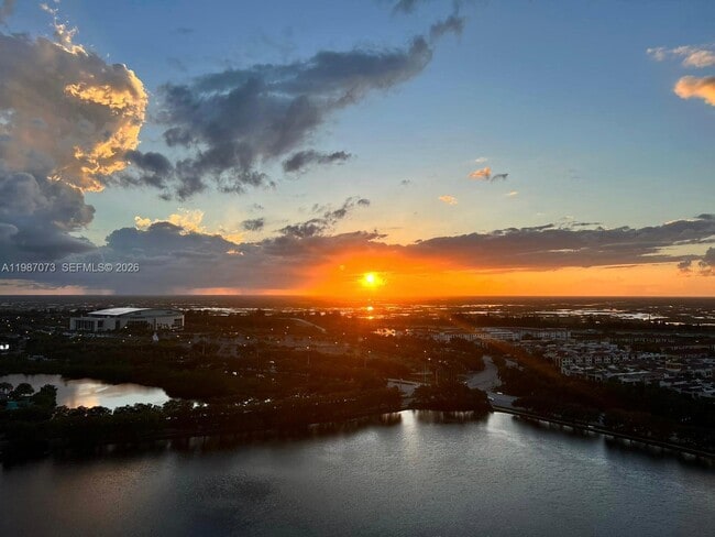 Building Photo - 2641 N Flamingo Rd