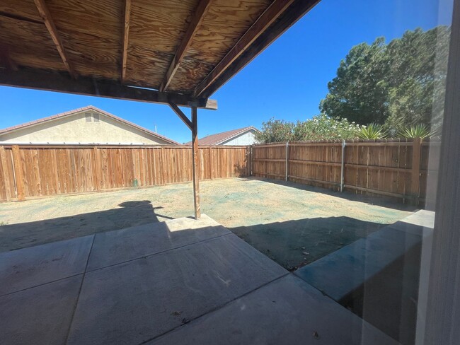 Building Photo - Nice 3 Bedroom 2 bathroom Home in Victorvi...