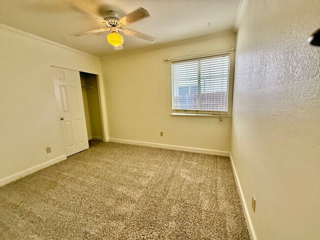 Building Photo - Nice home available immediately