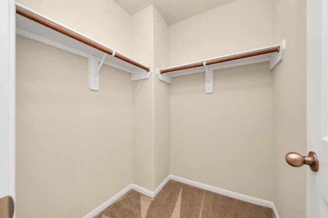Building Photo - 9914 Swallow Dr