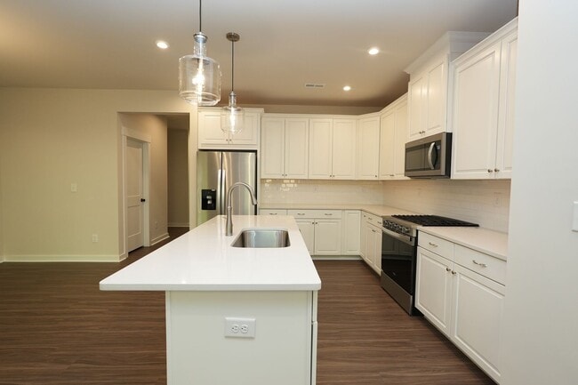 Building Photo - Coming Soon! 3 BR/3BA | New Toll Brothers Townhome | 1-Car Garage Parking | In Charlotte!