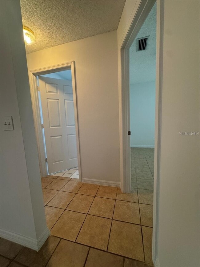 Building Photo - 929 Devonshire Way