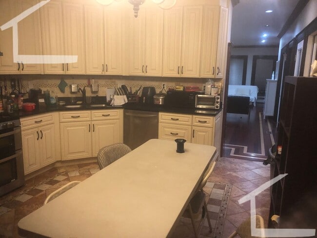 Building Photo - Central Brookline Location, Central Heat/A...