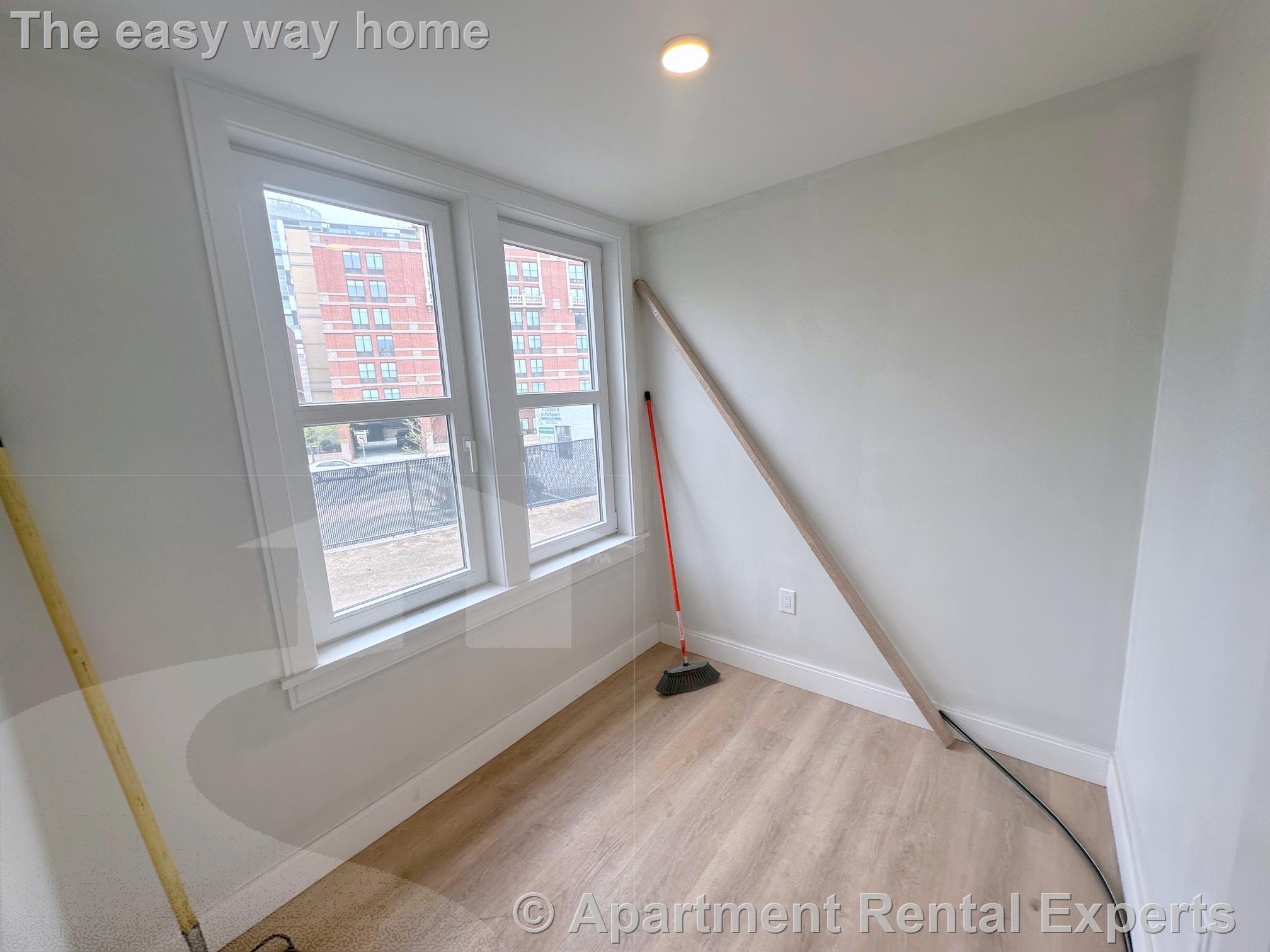 Building Photo - 37 Gore St