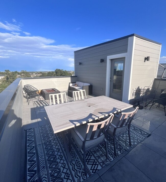 Building Photo - Stunning 3-Story Modern Home with Rooftop Terrace & Flatiron Views