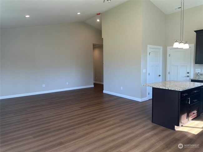 Building Photo - 3155 Sanderling Dr