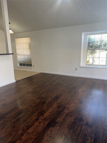 Building Photo - 11008 Misty Summit Dr