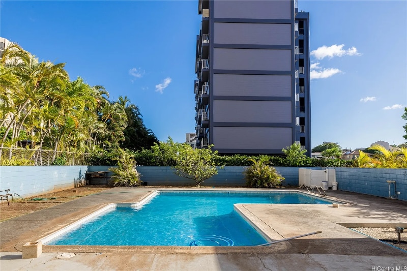 Building Photo - 975 Ala Lilikoi St