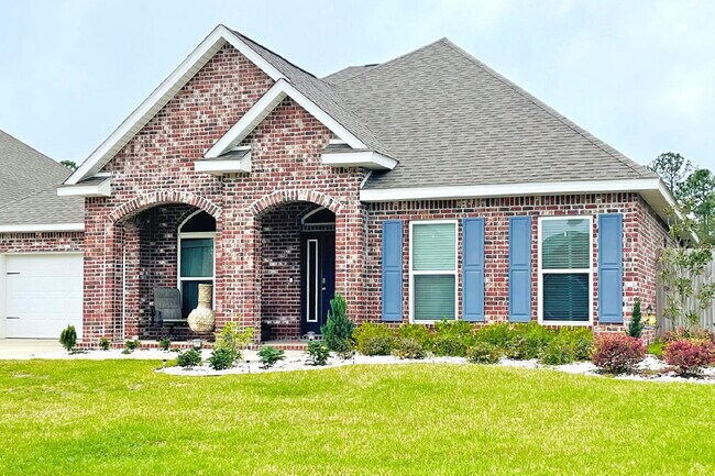 Building Photo - Beautiful 5 Bedroom Home with Pool in Holl...
