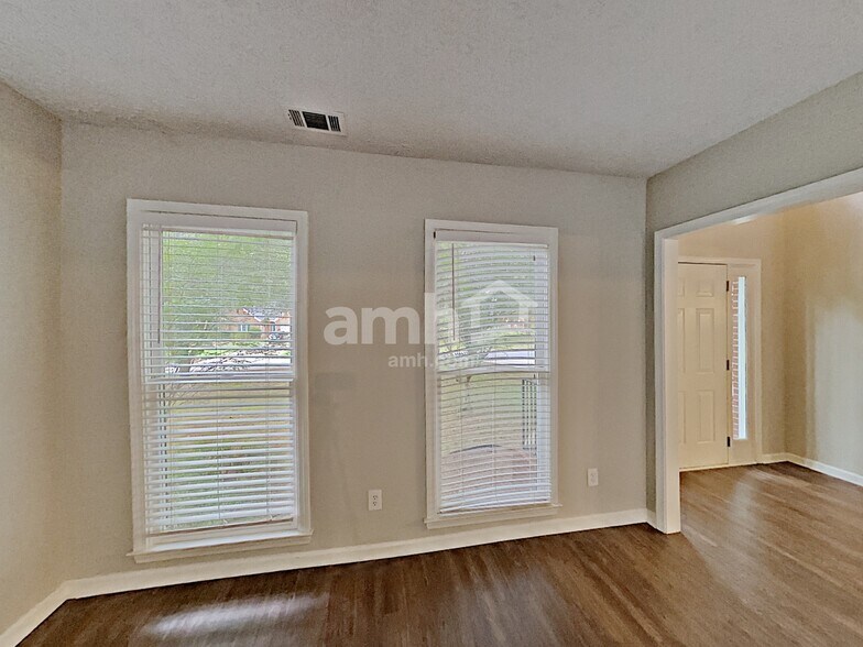Building Photo - 375 Saybrook Crossing