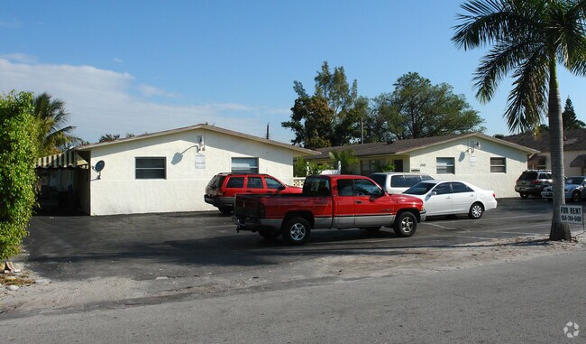 Primary Photo - 2501 Pierce St