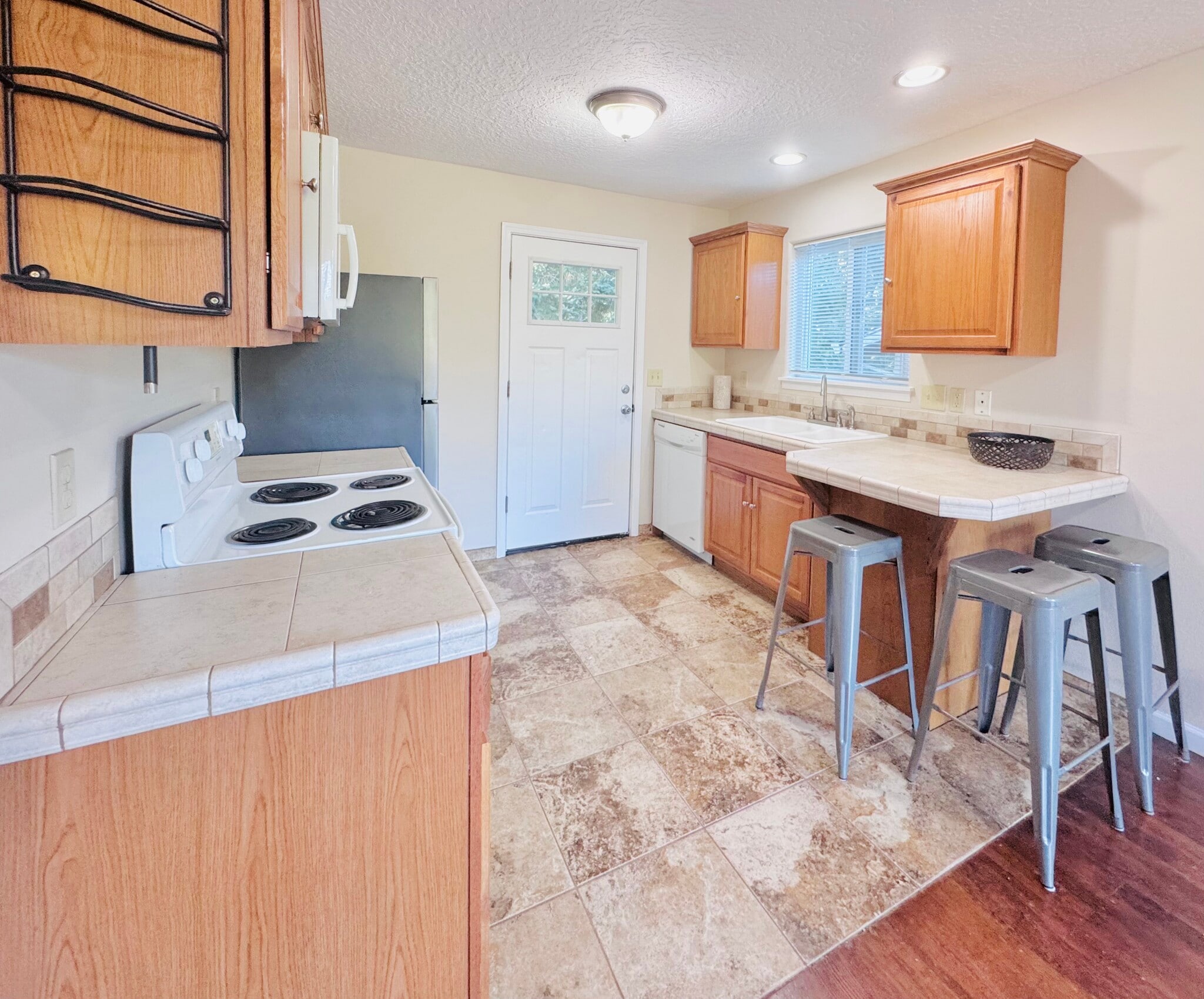 Building Photo - 16670 S Carus Rd