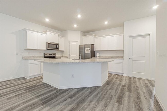 Building Photo - 31415 Paper Birch St