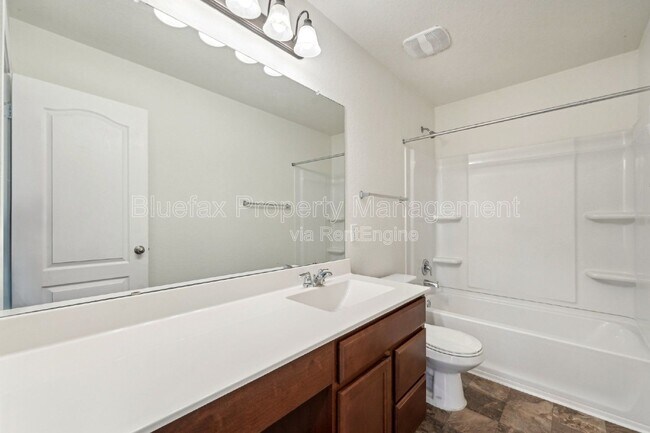 Building Photo - 3306 Putnam Fields