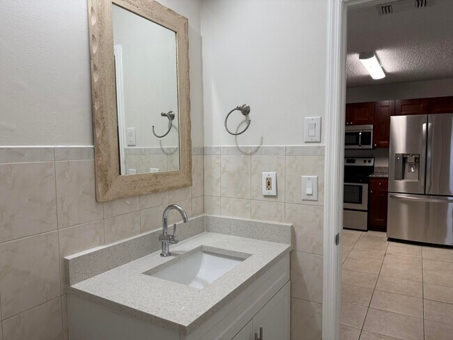 Building Photo - 1372 Birkdale Dr