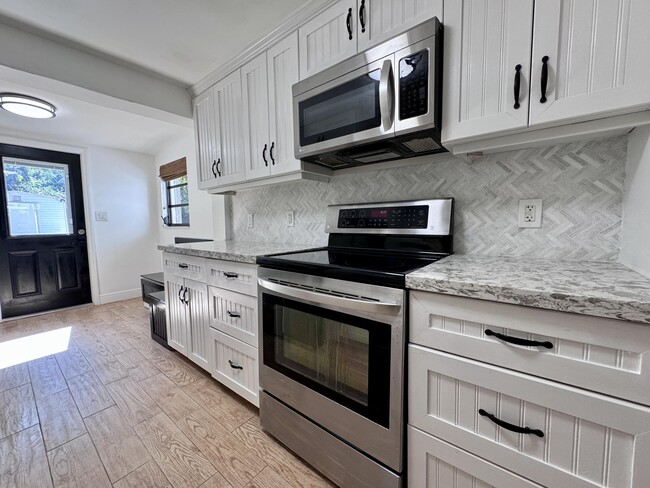 Building Photo - 2390 SW 18th Ave