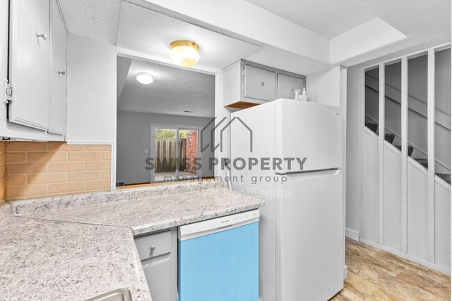 Building Photo - 5 King Arthur Ct