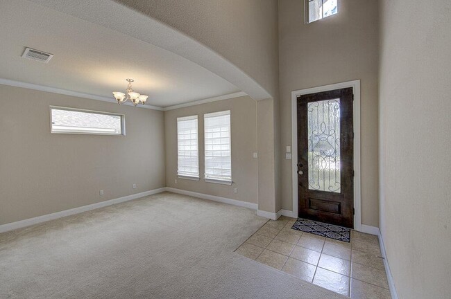 Building Photo - 5821 Viejo Dr
