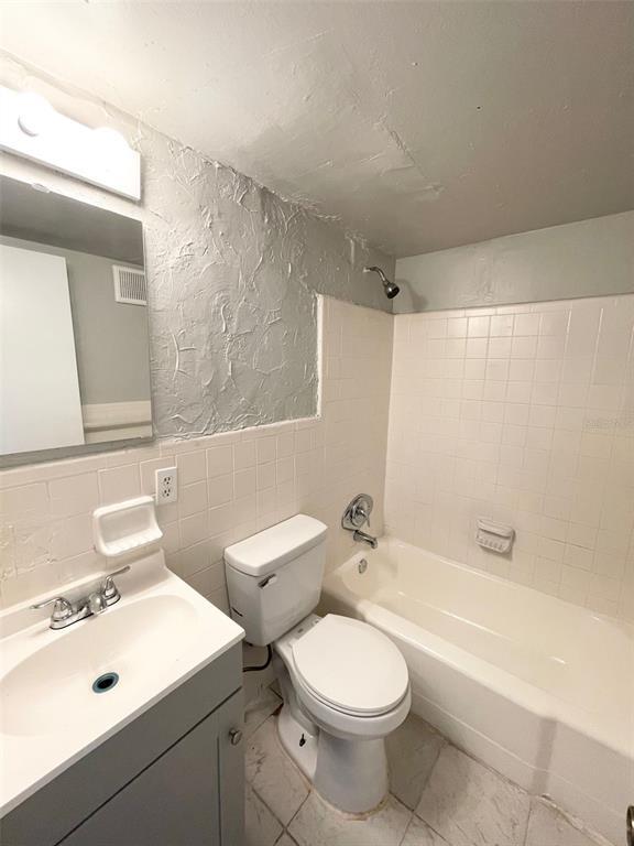 Building Photo - 1341 W Point Dr