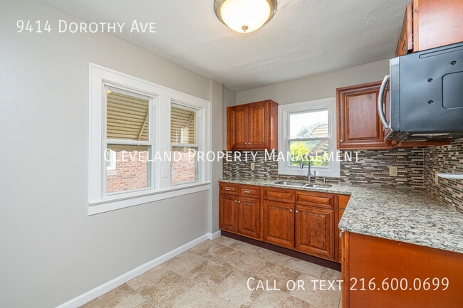 Building Photo - 9414 Dorothy Ave