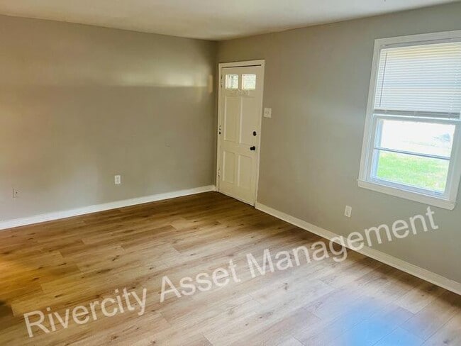 Building Photo - SECTION 8 FRIENDLY!!!! NEWLY RENOVATED READY FOR MOVE IN!!!!