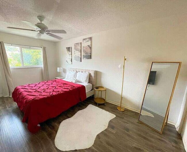 Building Photo - 6843 NW 29th Ave