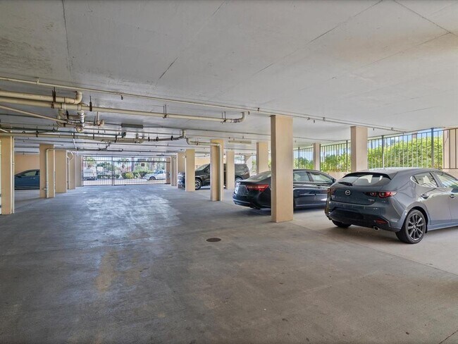 Building Photo - 6650 Sunset Way