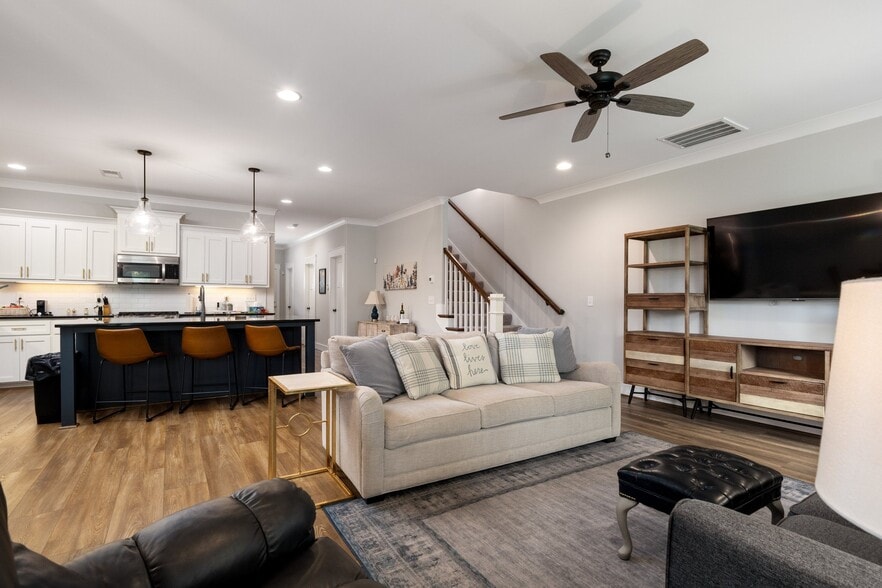 Building Photo - 415 Sunbelt Dr