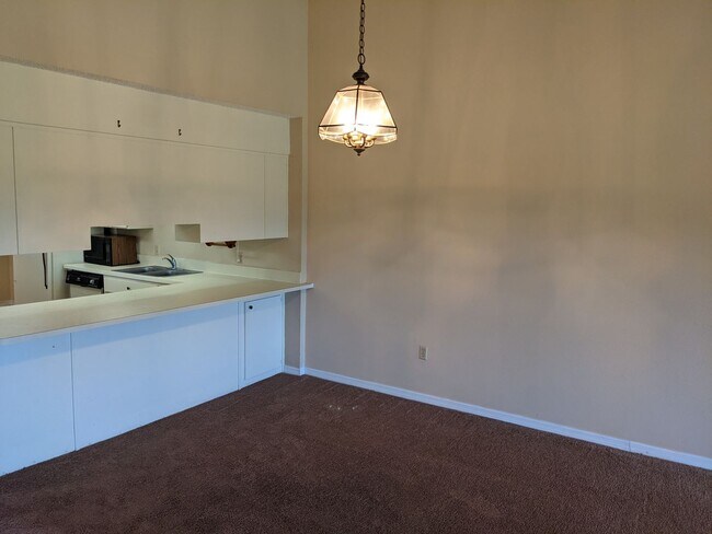 Building Photo - 3035 Finsterwald Dr