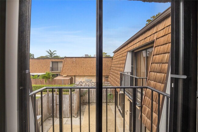 Building Photo - 1821 18th Ln