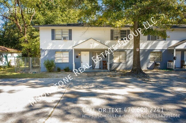 Building Photo - Spacious 2-story townhome apartment in Eas...