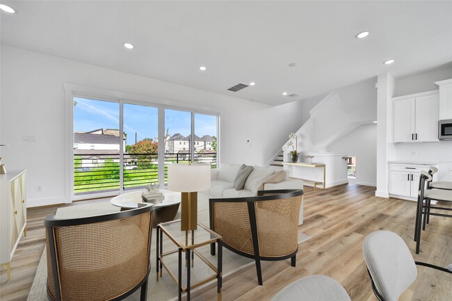 Building Photo - 4124 Buck St