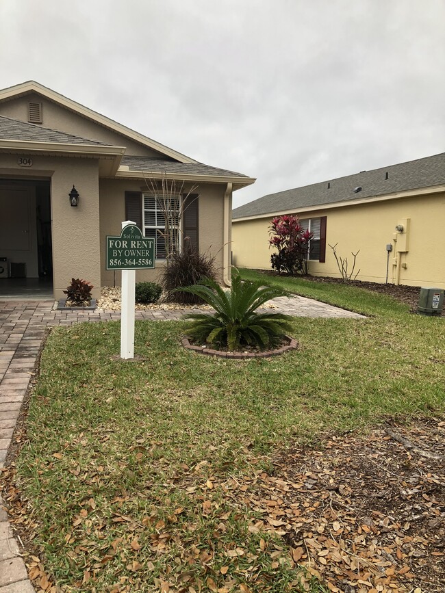 Building Photo - 304 Acadia Dr