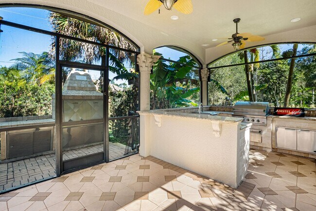 Building Photo - ** OAKES ESTATES ** 4 BED + DEN / 3.5 BATH...