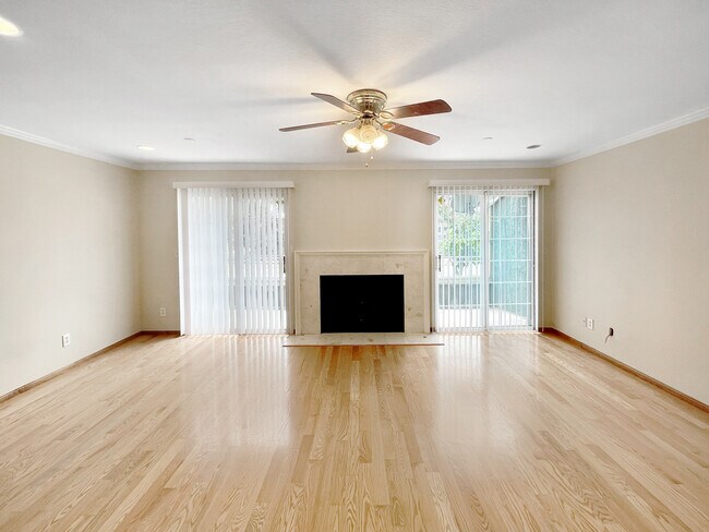 Building Photo - 379 N Mentor Ave